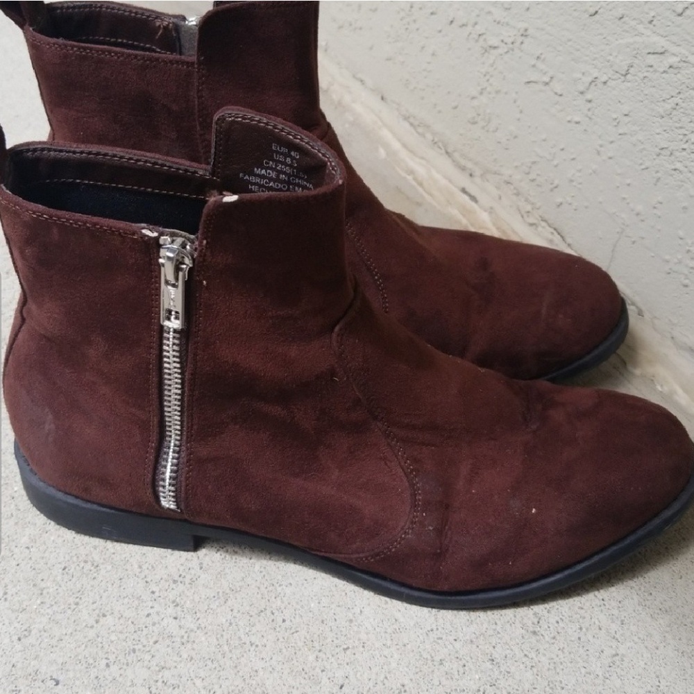 Shoes - Picture 4 of 8